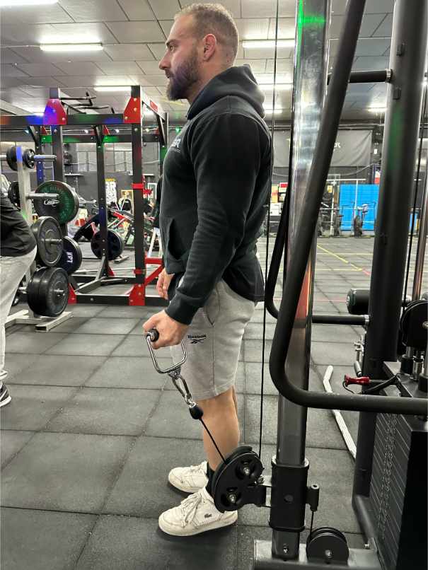 Cómo Hacer Curl de Biceps en Polea a Una Mano